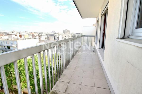 Appartement Courbevoie 4 pièces traversant vue Paris et la Défense balcons lumineux DPE D