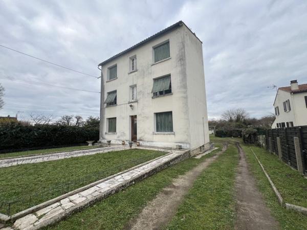 Immeuble à vendre |  Gond-Pontouvre |  349 m²