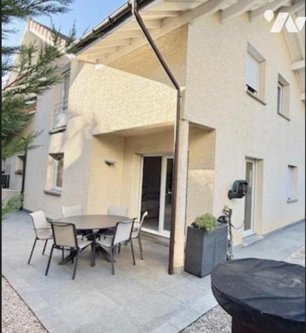 Maison jumelée 5 pièces – 107 m² – Saint-Genis-Pouilly