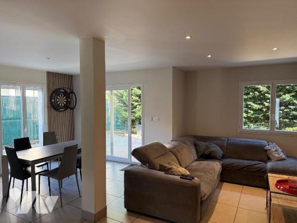 Maison jumelée 5 pièces – 107 m² – Saint-Genis-Pouilly