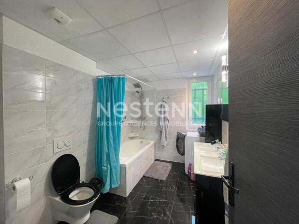 Maison Mimet 5 pièces 166 m2. Terrain 1430 m². Piscine. Calme. Prestations et matériaux de qualité. Stationnement.