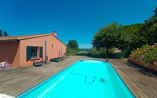 Maison à vendre    4 pièces •  Meynes