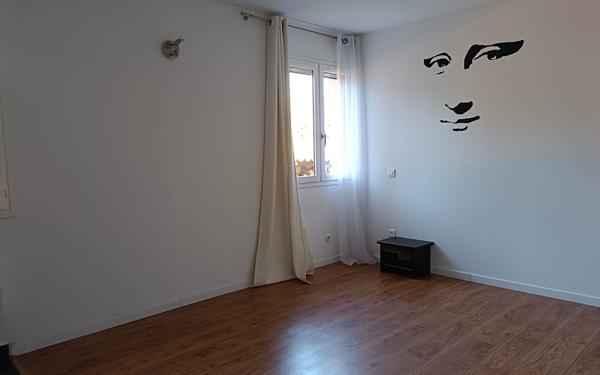 Maison à vendre    4 pièces •  Meynes