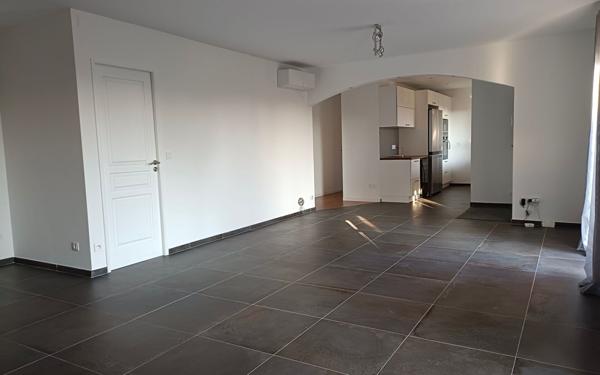 Maison à vendre    4 pièces •  Meynes