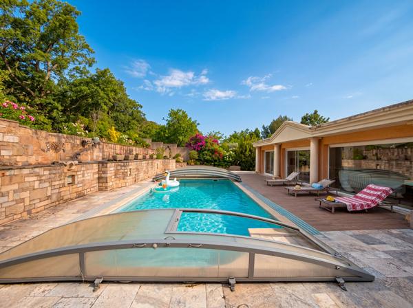 Gardanne (13120) - Propriété 293 m² avec dépendances et piscine sur une parcelle de 10 000 m² .