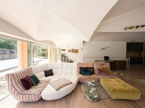 Gardanne (13120) - Propriété 293 m² avec dépendances et piscine sur une parcelle de 10 000 m² .