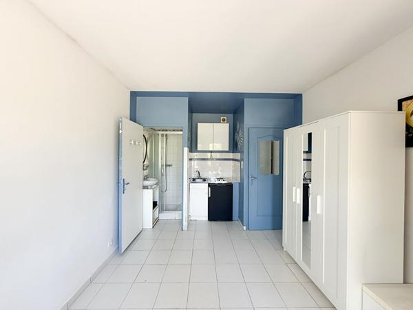 Gardanne (13120) - Propriété 293 m² avec dépendances et piscine sur une parcelle de 10 000 m² .