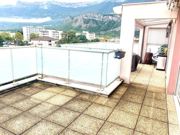 Belle appartement entièrement rénové de 74 m² avec terrasse de 30m²