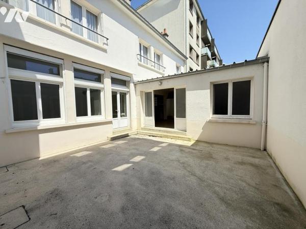 AY-CHAMPAGNE - ENSEMBLE IMMOBILIER CENTRE-VILLE
