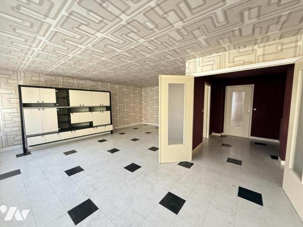 AY-CHAMPAGNE - ENSEMBLE IMMOBILIER CENTRE-VILLE