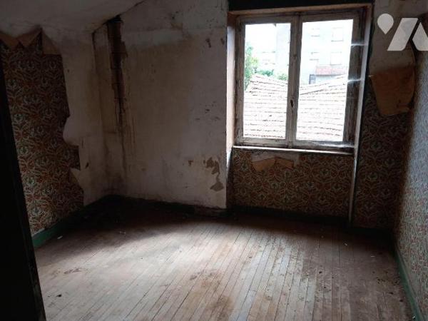 Maison à vendre à Senones (88210) en Vosges (88)

À vendre, maison située à Senones, dans le ...
