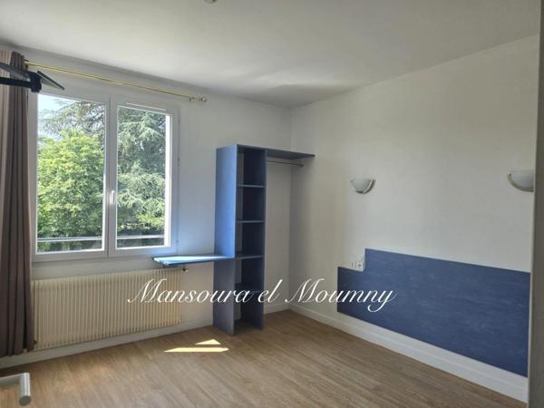 Propriété à vendre 20 pièces CHATEAU RENAULT (37)