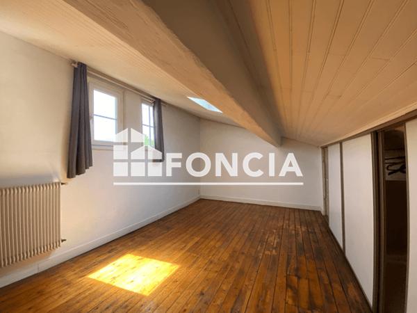 Location Appartement 3 pièces 73.21 m² - 24 RUE JULES STEEG Bordeaux 33800