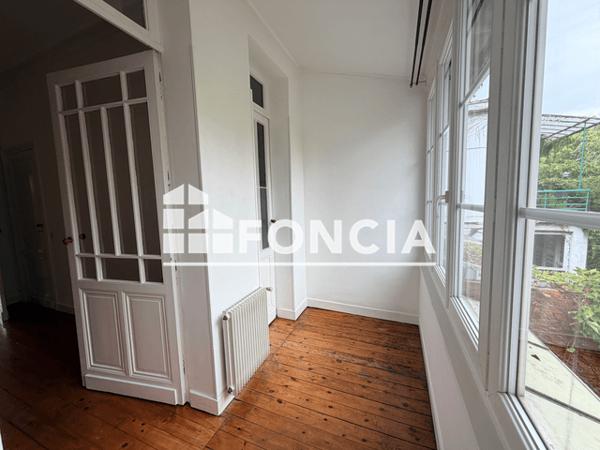 Location Appartement 3 pièces 73.21 m² - 24 RUE JULES STEEG Bordeaux 33800
