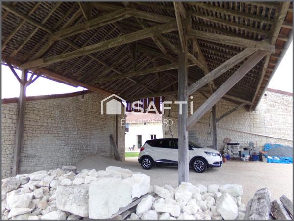 Corps de ferme 8 pièces 180m2 environ 86200 La Roche Rigault