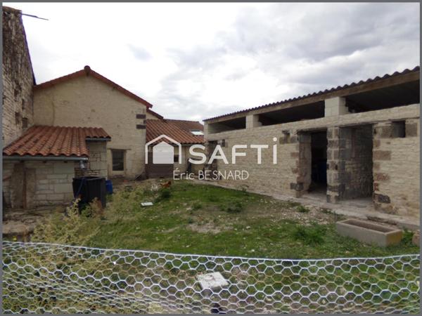 Corps de ferme 8 pièces 180m2 environ 86200 La Roche Rigault