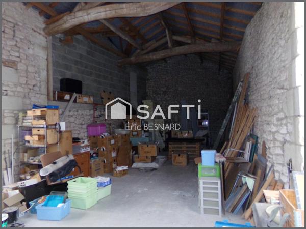 Corps de ferme 8 pièces 180m2 environ 86200 La Roche Rigault