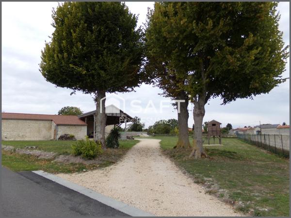 Corps de ferme 8 pièces 180m2 environ 86200 La Roche Rigault