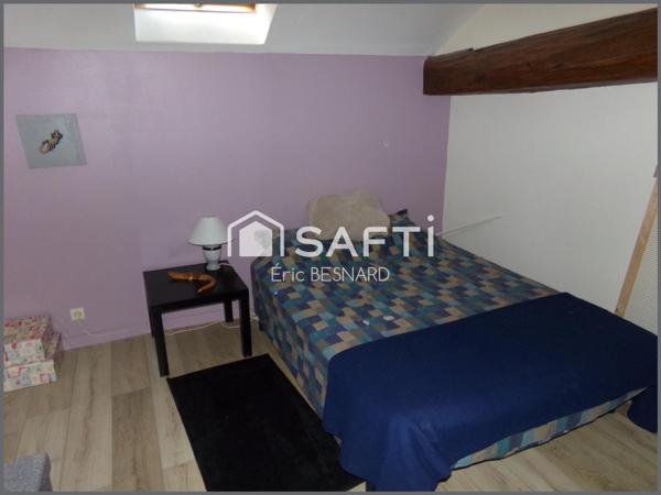 Corps de ferme 8 pièces 180m2 environ 86200 La Roche Rigault