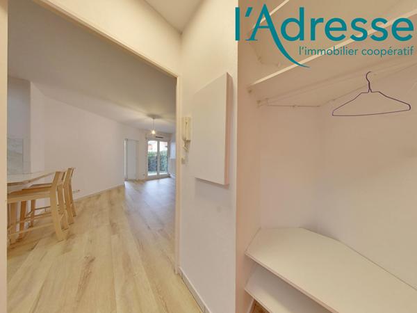 Appartement Rez-de-jardin 2 pièces avec jardin terrasse, jardin privatif et box