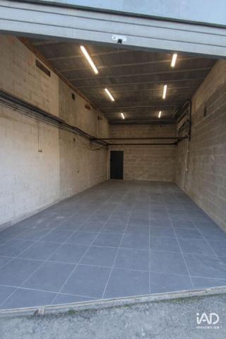 Location parking 48 m² Saint-Jean-Bonnefonds