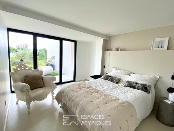 Cette villa moderne a tissé en Ardèche, un cadre de vie sur mesure