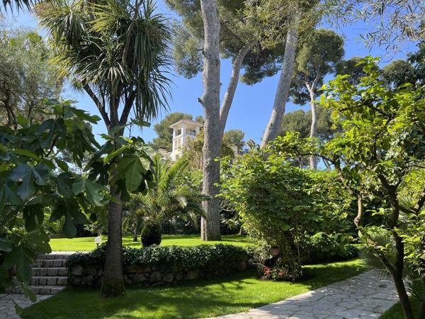 Cadre privilégié au Cap d’Antibes, proche plage Keller, vue mer et montagnes