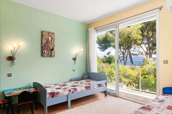 Cadre privilégié au Cap d’Antibes, proche plage Keller, vue mer et montagnes