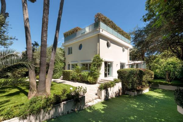 Cadre privilégié au Cap d’Antibes, proche plage Keller, vue mer et montagnes