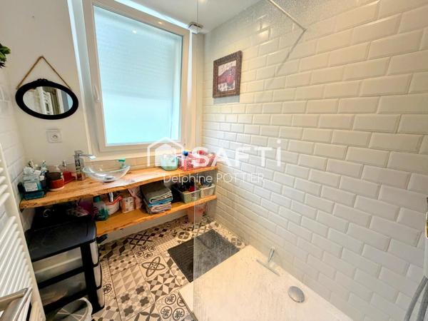 Maison de 65m2 mitoyenne d'un côté