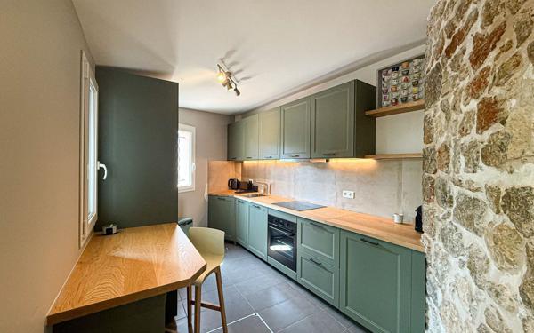 Immeuble à vendre    8 pièces •  Cannes