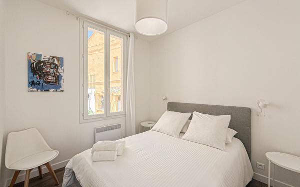 Immeuble à vendre    8 pièces •  Cannes