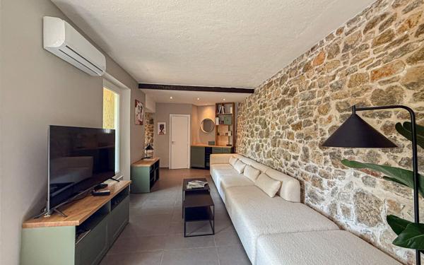 Immeuble à vendre    8 pièces •  Cannes