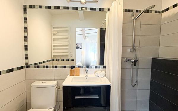 Immeuble à vendre    8 pièces •  Cannes