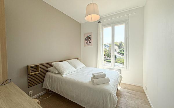 Immeuble à vendre    8 pièces •  Cannes