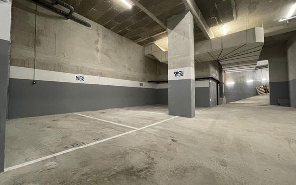 Stationnement à vendre    11,20 m2 Nice