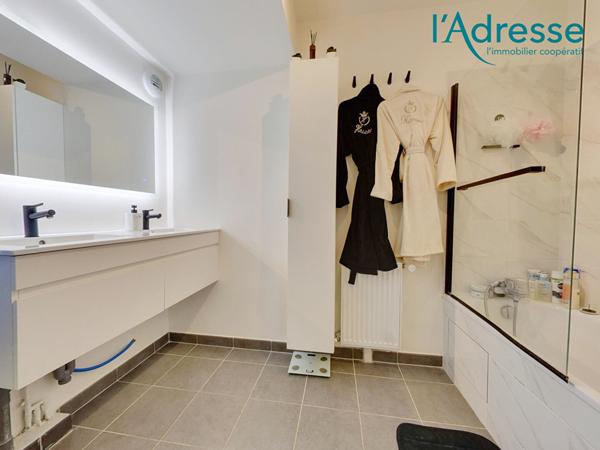 TRES RARE - 3 PIECES - JARDIN- HYPER CENTRE VILLE - 5' A PIED DU RER A