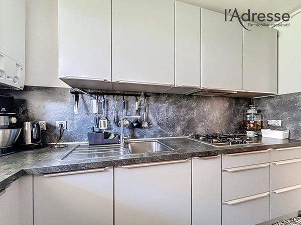 Bas de Suresnes - 3 pièces 62m² avec balcon -Cave et Box en sus