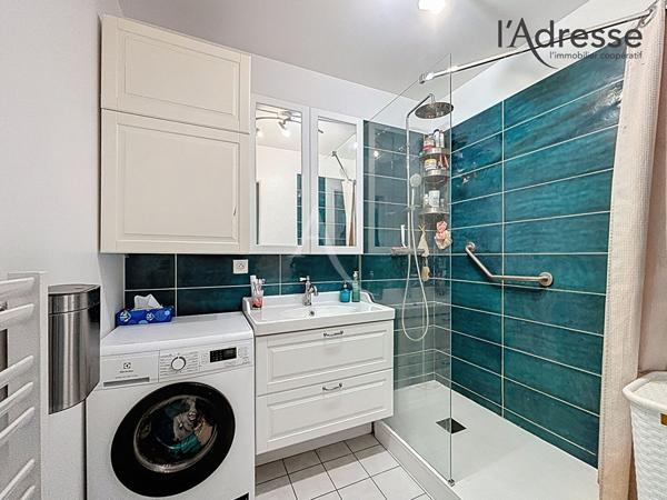 Bas de Suresnes - 3 pièces 62m² avec balcon -Cave et Box en sus