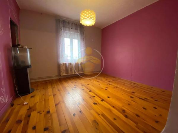 Vente                                                      Maison
                        
                     5 pièces                                         à Tergnier