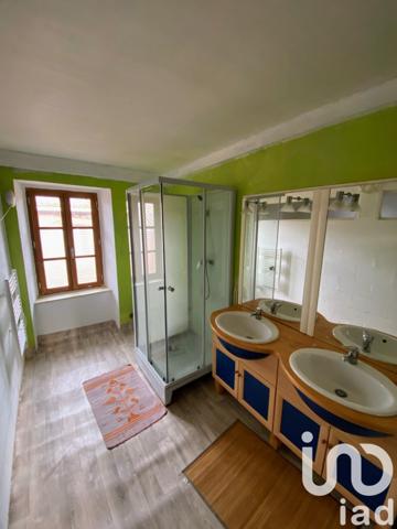 Maison de village 10 pièces de 200 m² à Laval-Roquecezière (12380)