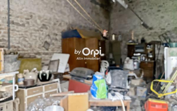 Maison à vendre    2 pièces •  Viersat