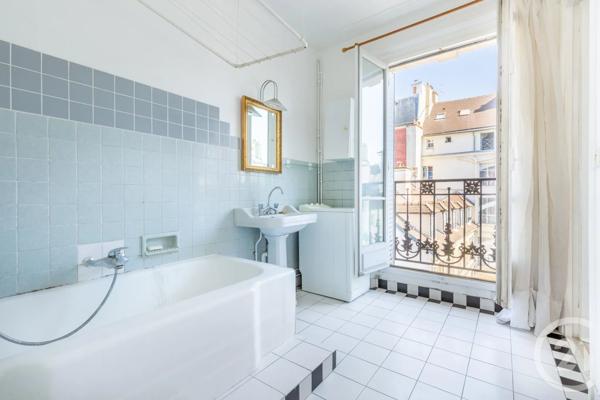 Appartement F3 à vendre  3 pièces - 62,35 m 2   PARIS  - 75003