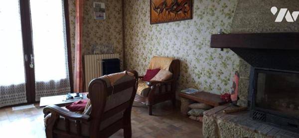 BASSOUES, ancienne ferme et dépendances  au bout du chemin