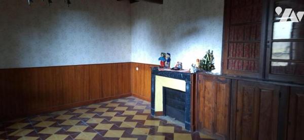 BASSOUES, ancienne ferme et dépendances  au bout du chemin