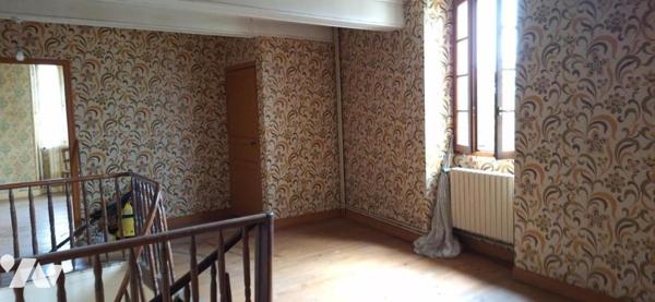 BASSOUES, ancienne ferme et dépendances  au bout du chemin