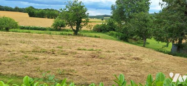 BASSOUES, ancienne ferme et dépendances  au bout du chemin
