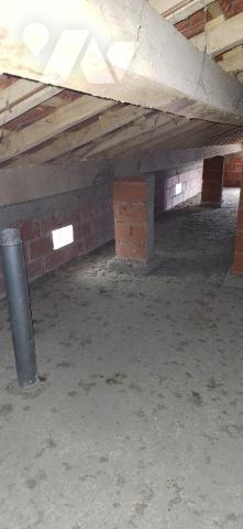 BASSOUES, ancienne ferme et dépendances  au bout du chemin