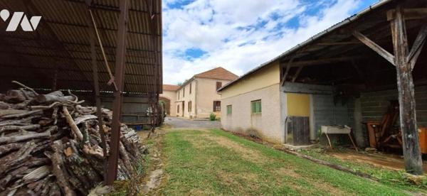 BASSOUES, ancienne ferme et dépendances  au bout du chemin