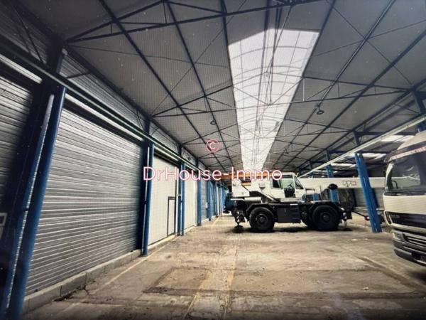 Bureau à louer 2 pièces de 1 100 m²